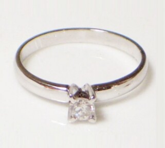 Single Diamond Ring